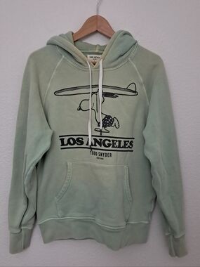 Todd Snyder x Peanuts Snoopy Los Angeles Graphic Sweatshirt Hoodie